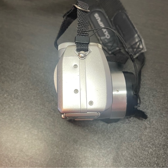 Olympus Camedia C-770 Ultra Zoom 4MP Digital Camera - W/ Battery, Strap & SD - Picture 11 of 14